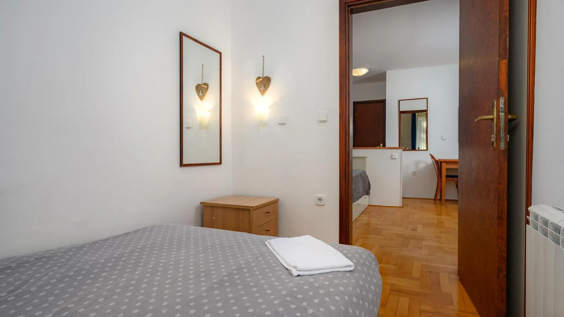 Apartments Valdepian 3Br With Terrace With Sea View Basanija Croatia