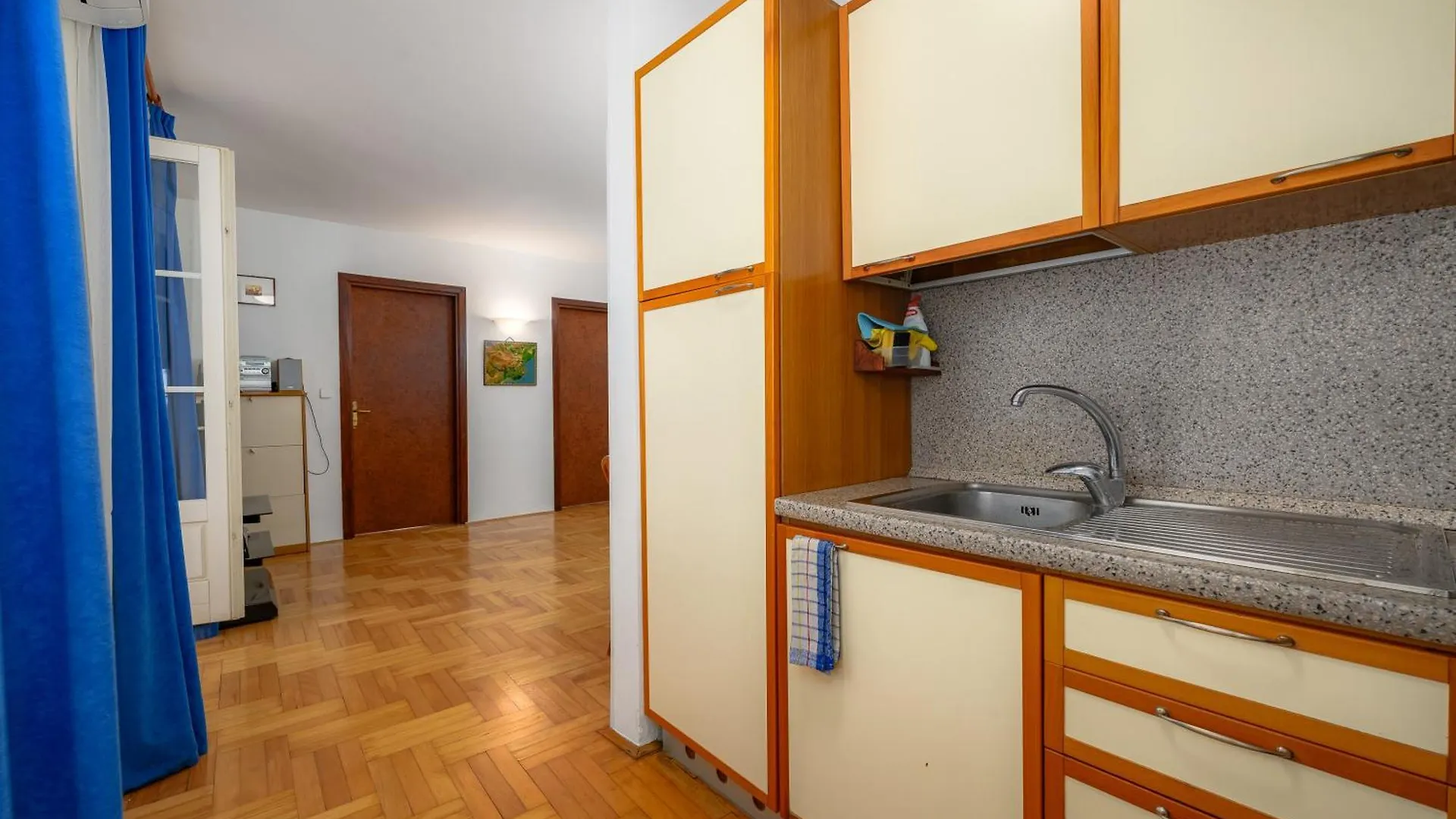 Apartments Valdepian 3Br With Terrace With Sea View Basanija Croatia